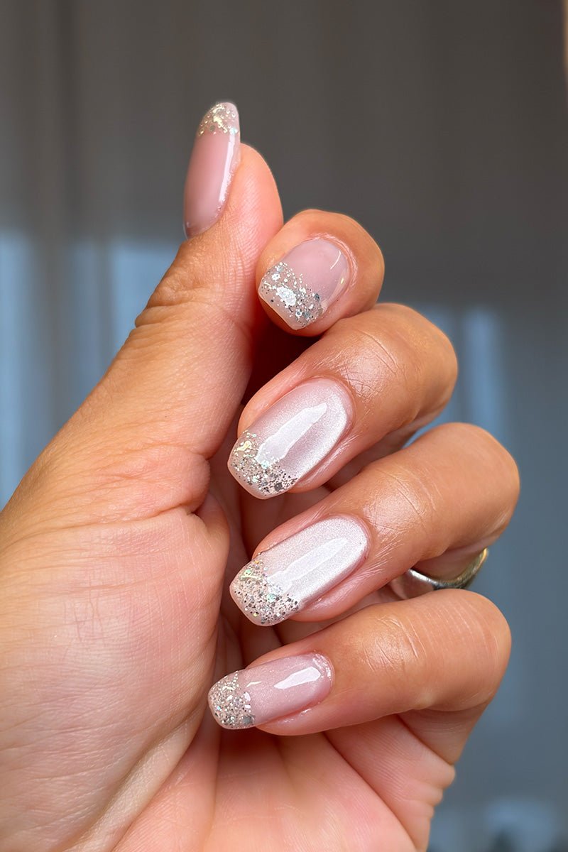 Cat Eye Glitter Look | Nailster Denmark