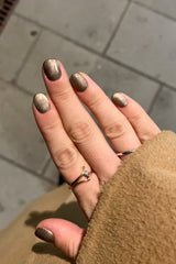 Dark Marble Cat Eye · 495